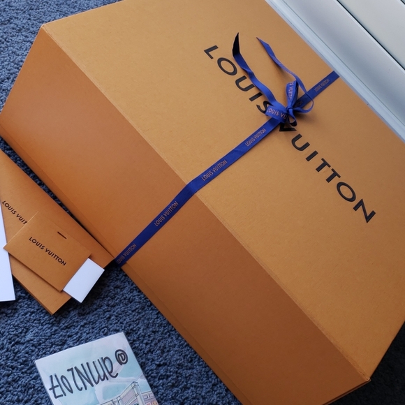 Louis Vuitton Gift Box, HUGE GIANT, EXTRA LARGE - Picture 5 of 7